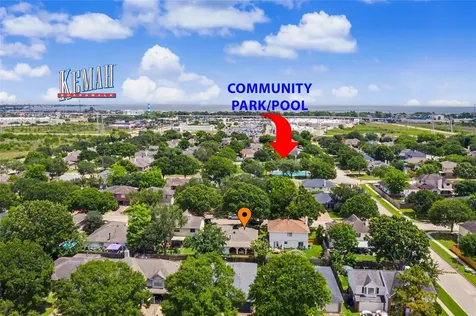 1730 Oak Valley Drive Kemah TX 77565