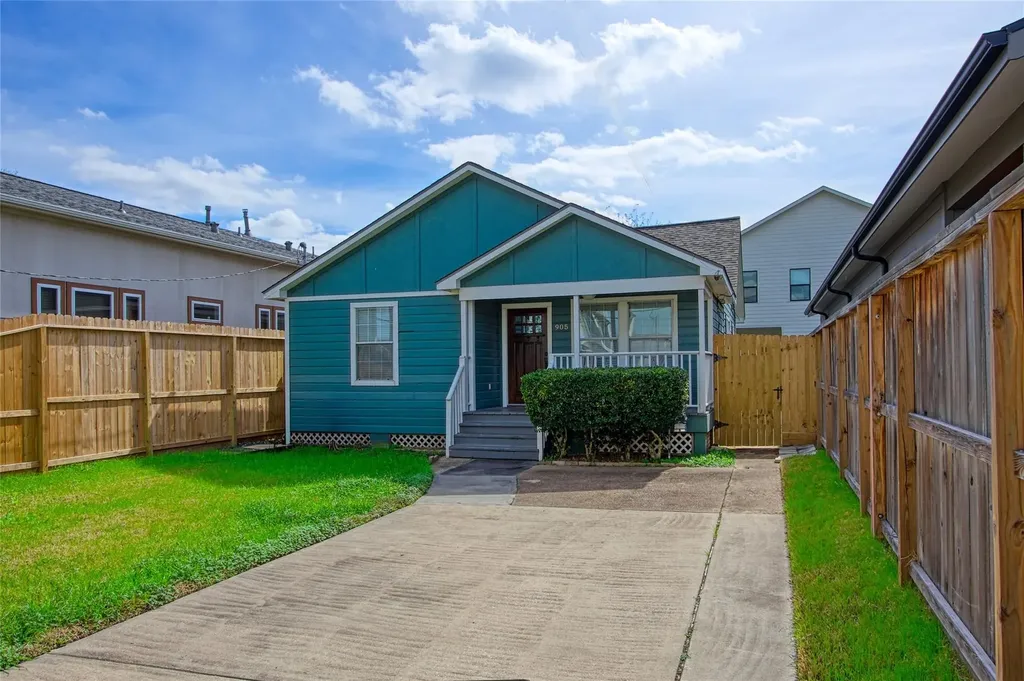 905 Kern Street Houston TX 77009