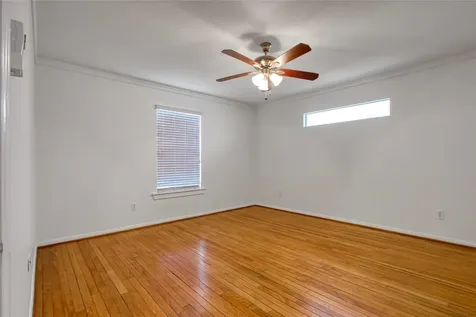 905 Kern Street Houston TX 77009