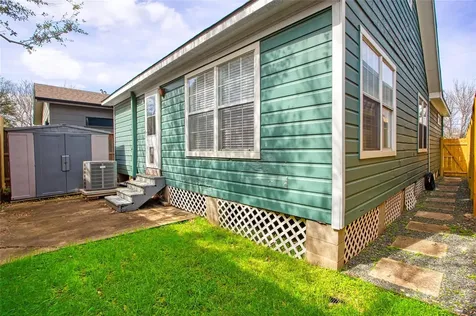 905 Kern Street Houston TX 77009