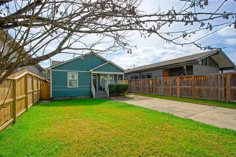 905 Kern Street Houston TX 77009
