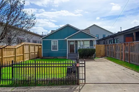 905 Kern Street Houston TX 77009
