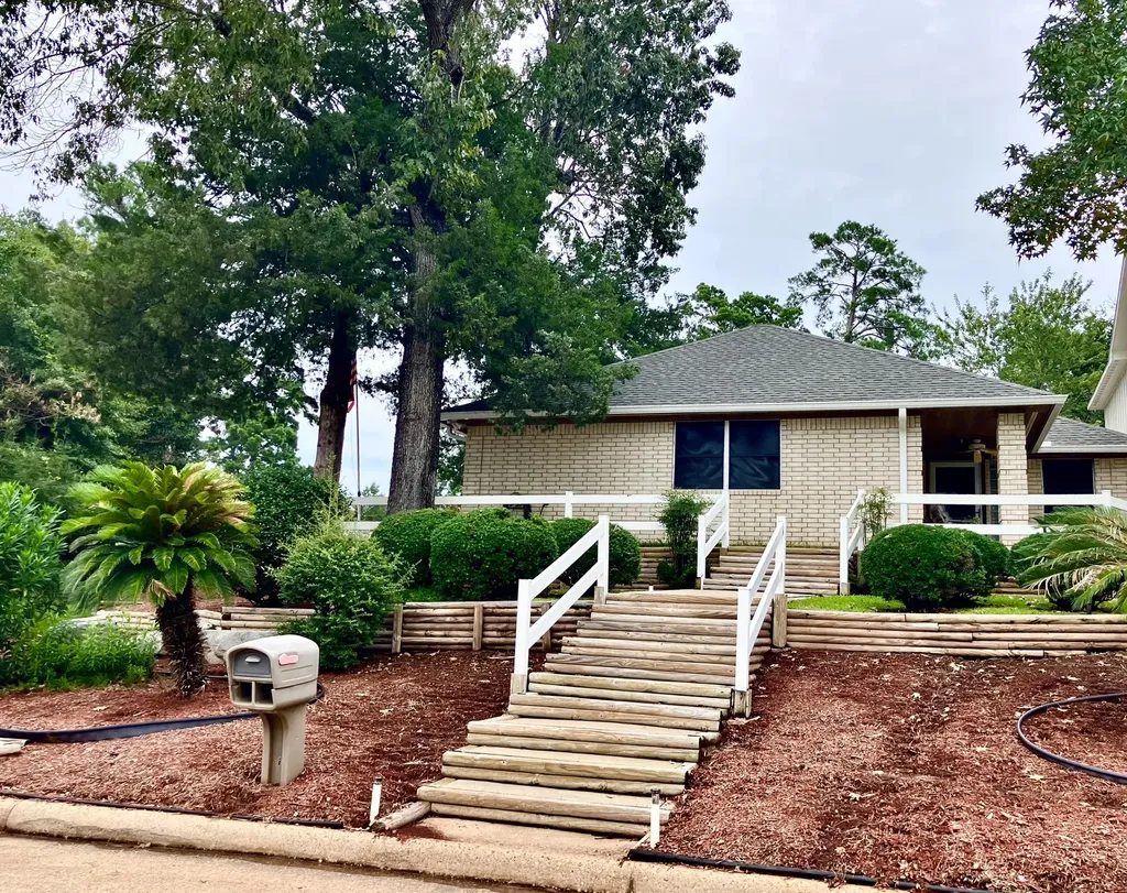 3062 Poe Drive Montgomery TX 77356