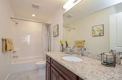 1207 Grand West Boulevard 1g Katy TX 77449