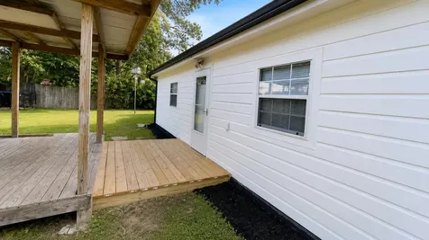 108 Britton Drive Silsbee TX 77656