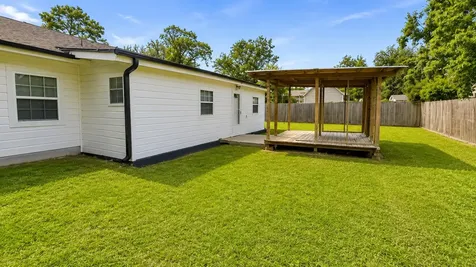 108 Britton Drive Silsbee TX 77656