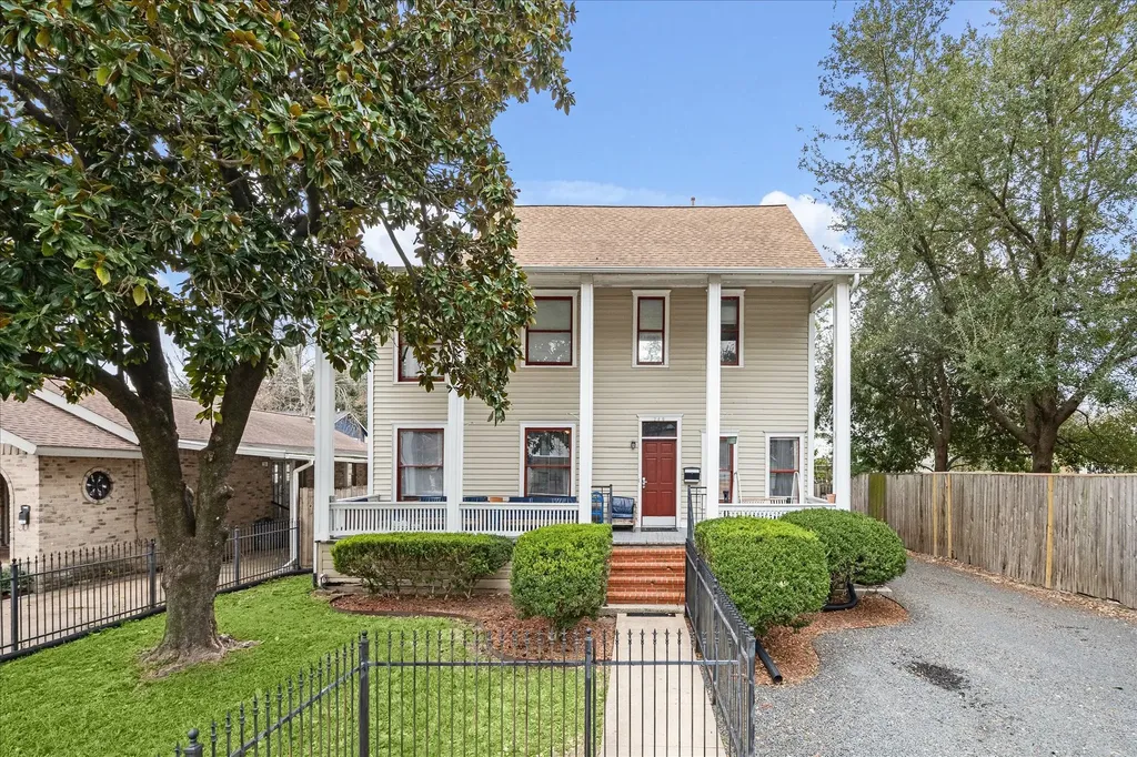 240 W 23rd Street Houston TX 77008