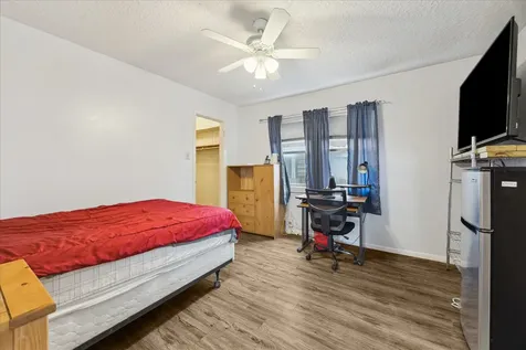 240 W 23rd Street Houston TX 77008