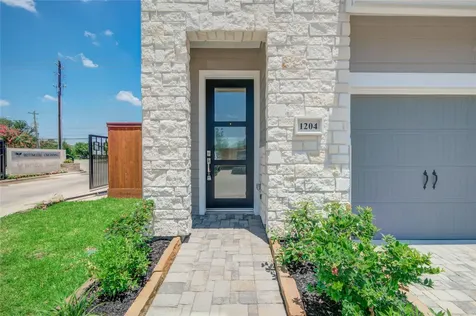 1204 Kiefer Hill Way Houston TX 77043