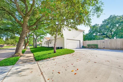 10602 Longmont Drive Houston TX 77042
