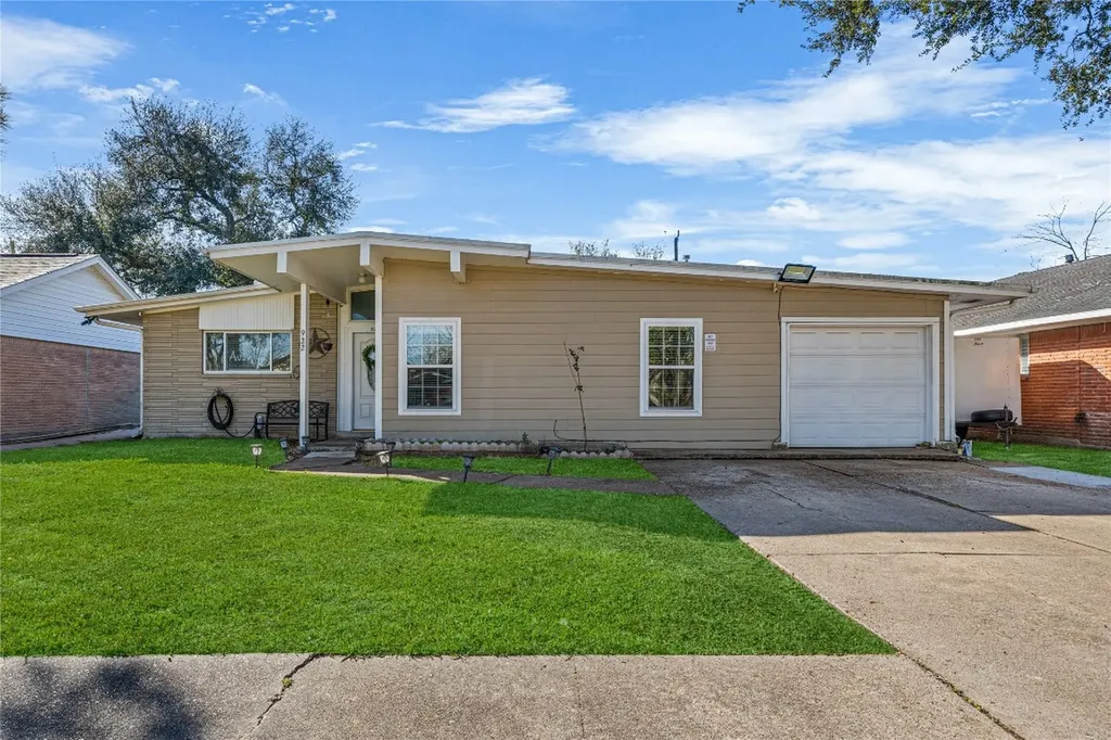 922 Gilpin Street Houston TX 77034