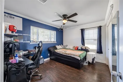 922 Gilpin Street Houston TX 77034