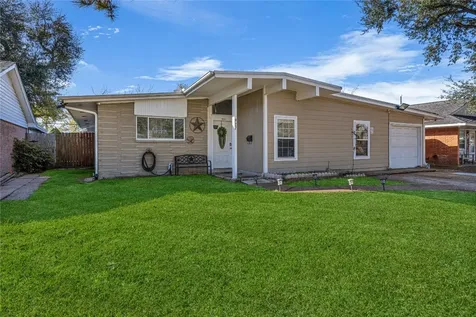 922 Gilpin Street Houston TX 77034