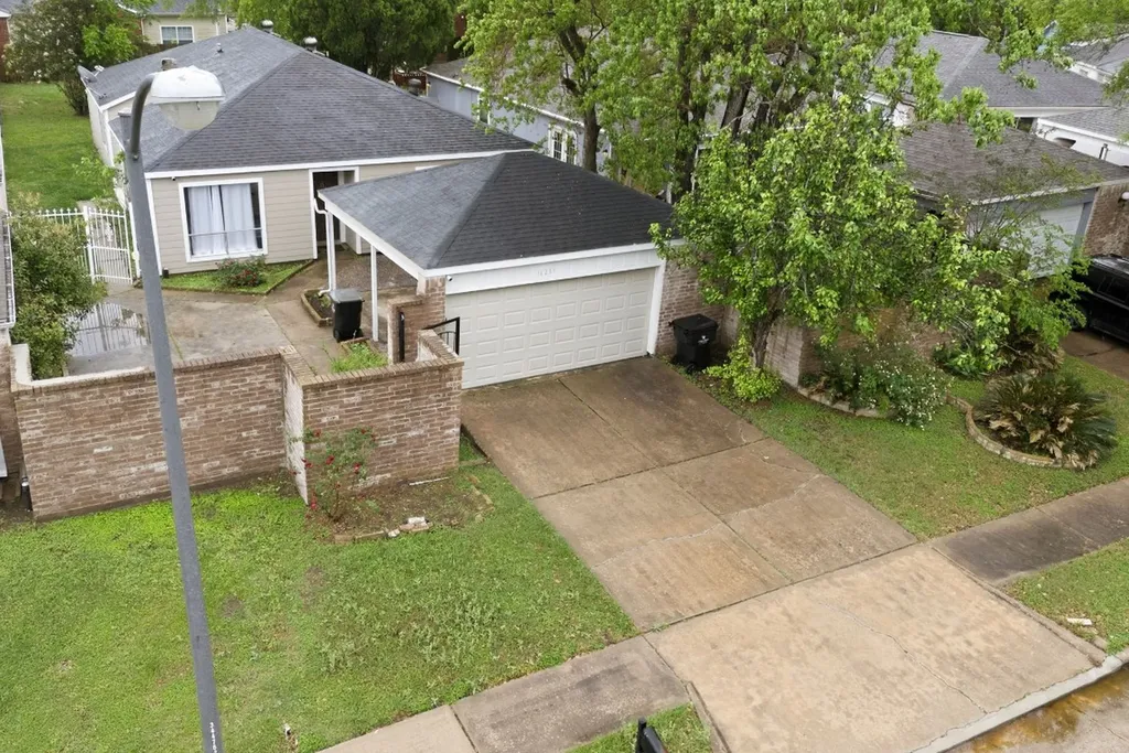 16235 Olive Glen Drive Houston TX 77082