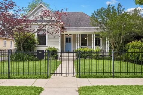 2211 Harvard Street Houston TX 77008