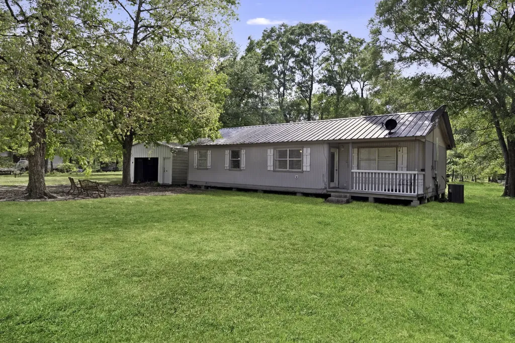 1101 Cr 3802 Cleveland TX 77328