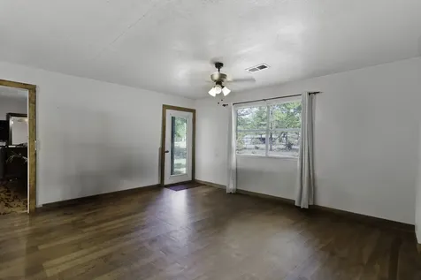 1101 Cr 3802 Cleveland TX 77328