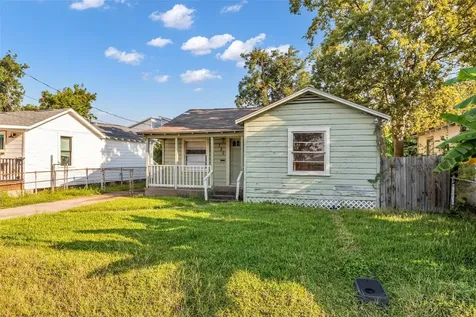 131 E 31st 1/2 Street Houston TX 77018