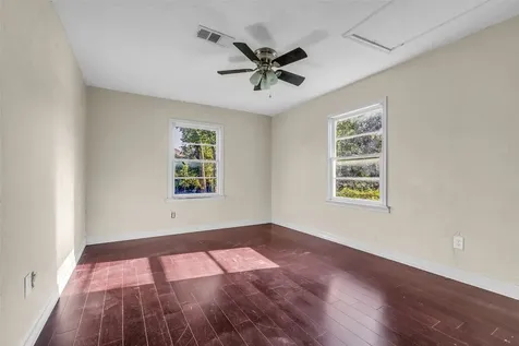 131 E 31st 1/2 Street Houston TX 77018