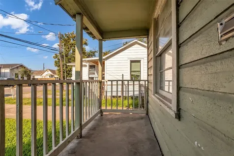 131 E 31st 1/2 Street Houston TX 77018
