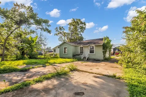 131 E 31st 1/2 Street Houston TX 77018