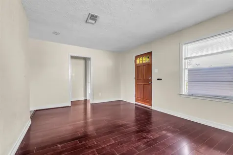 131 E 31st 1/2 Street Houston TX 77018