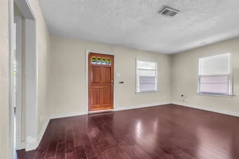 131 E 31st 1/2 Street Houston TX 77018
