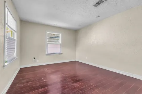 131 E 31st 1/2 Street Houston TX 77018