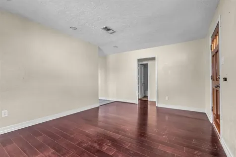 131 E 31st 1/2 Street Houston TX 77018