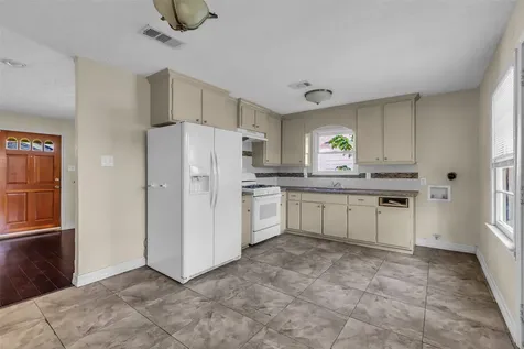 131 E 31st 1/2 Street Houston TX 77018