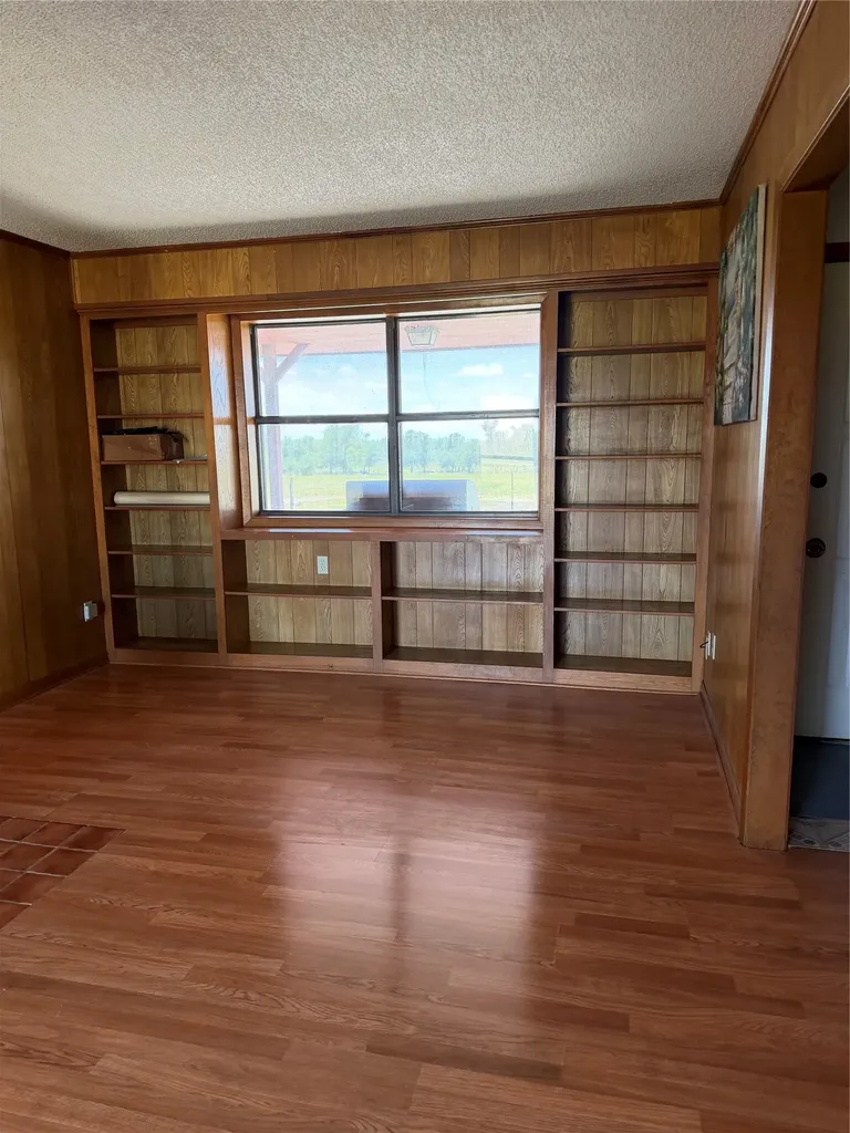 923 County Road 138 Cameron TX 76520