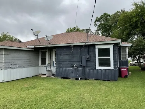 1311 W 6th Street Freeport TX 77541