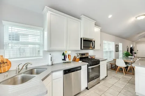 108 Cullen Street Angleton TX 77515