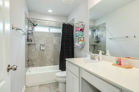 108 Cullen Street Angleton TX 77515
