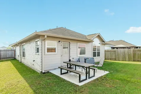 108 Cullen Street Angleton TX 77515