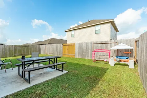 108 Cullen Street Angleton TX 77515