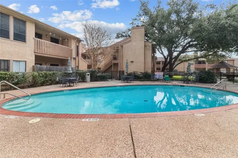 5001 Lamonte Lane 105 Houston TX 77092