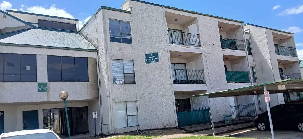 2820 S Bartell Drive 9 Houston TX 77054