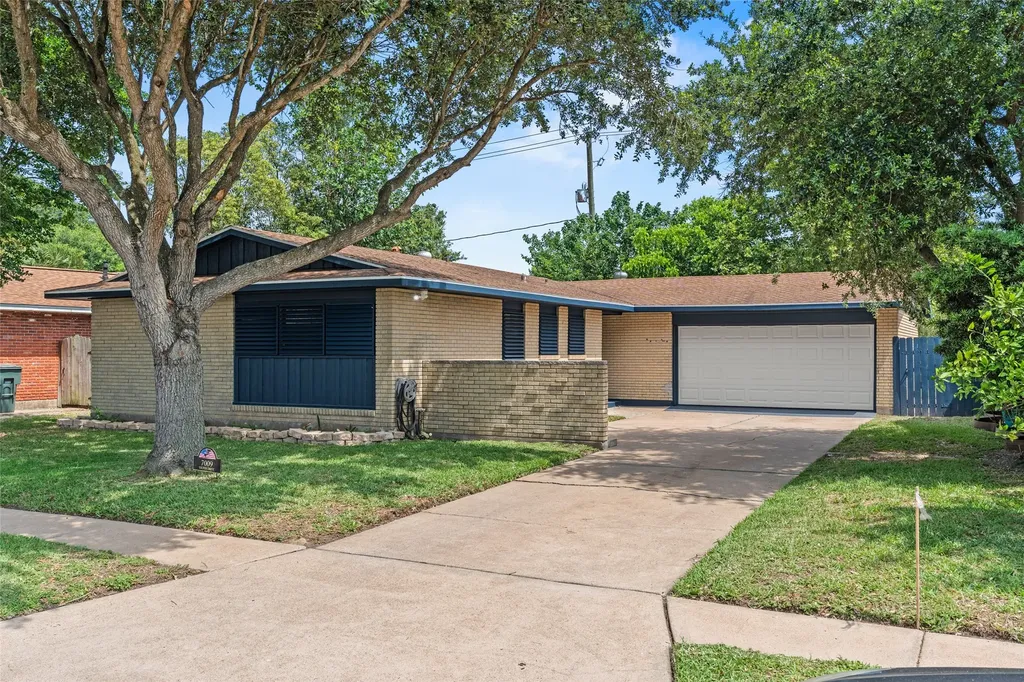 7009 Youpon Drive Galveston TX 77551