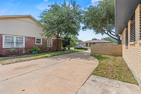 7009 Youpon Drive Galveston TX 77551