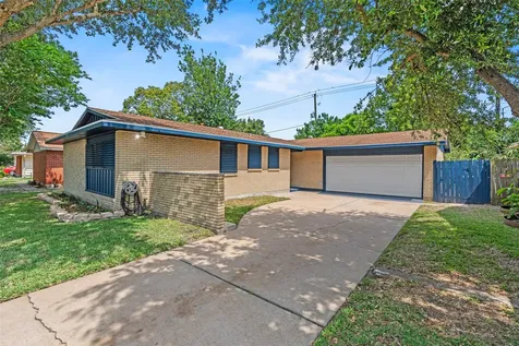7009 Youpon Drive Galveston TX 77551