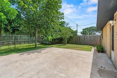 7009 Youpon Drive Galveston TX 77551