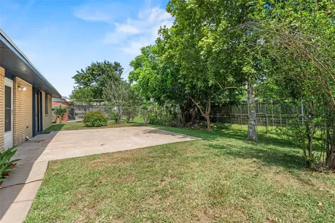 7009 Youpon Drive Galveston TX 77551