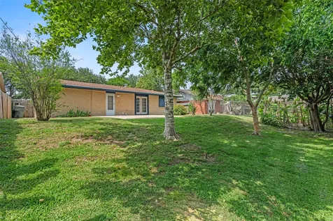 7009 Youpon Drive Galveston TX 77551