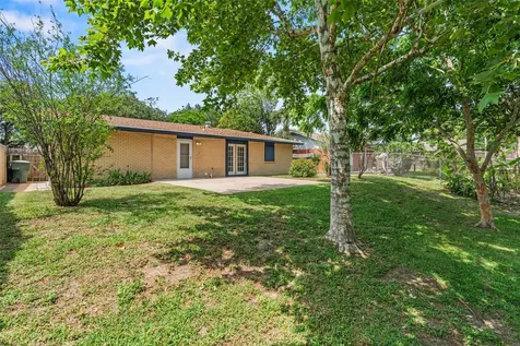 7009 Youpon Drive Galveston TX 77551