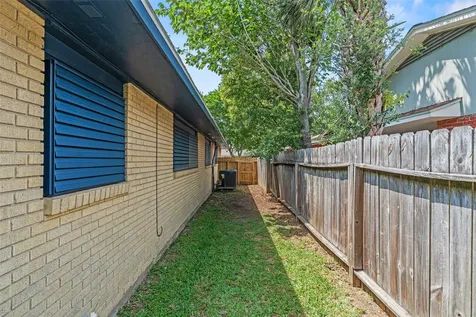 7009 Youpon Drive Galveston TX 77551