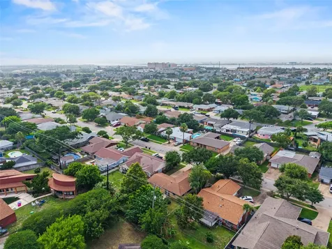 7009 Youpon Drive Galveston TX 77551
