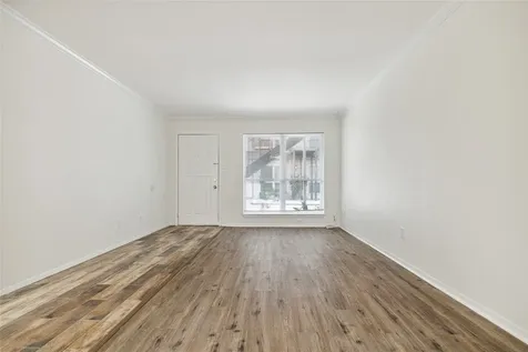 513 Ridge 2 Houston TX 77009