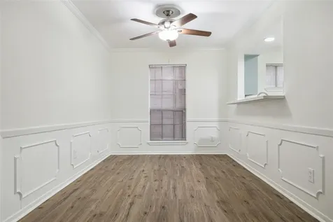 513 Ridge 2 Houston TX 77009