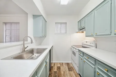 513 Ridge 2 Houston TX 77009